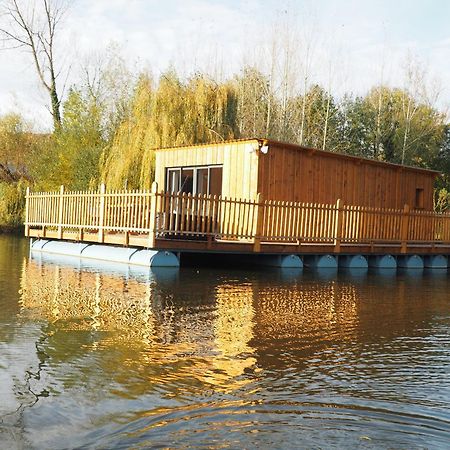 Cabanes Flottantes Et Gites Au Fil De L'Eau Colleville ภายนอก รูปภาพ