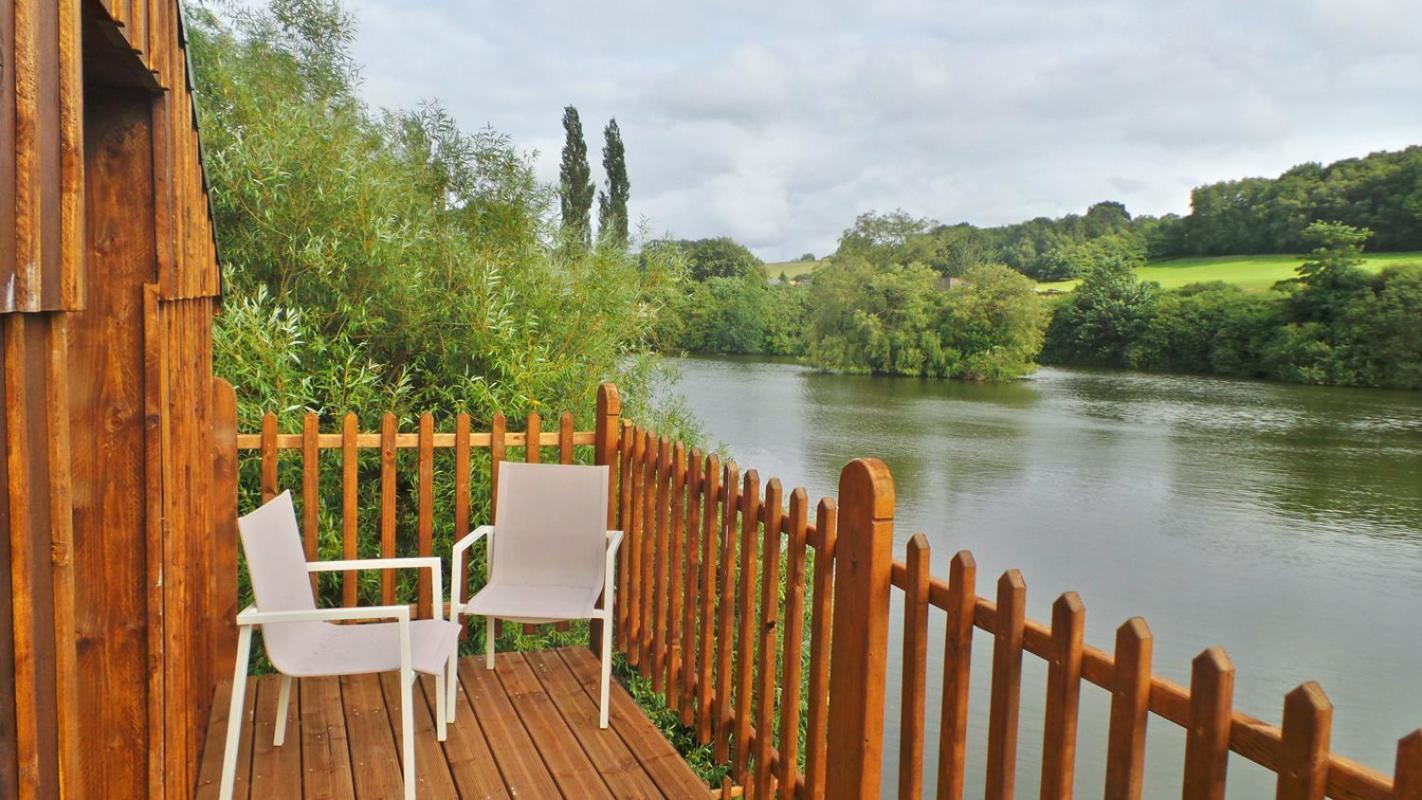 Cabanes Flottantes Et Gites Au Fil De L'Eau Colleville ภายนอก รูปภาพ