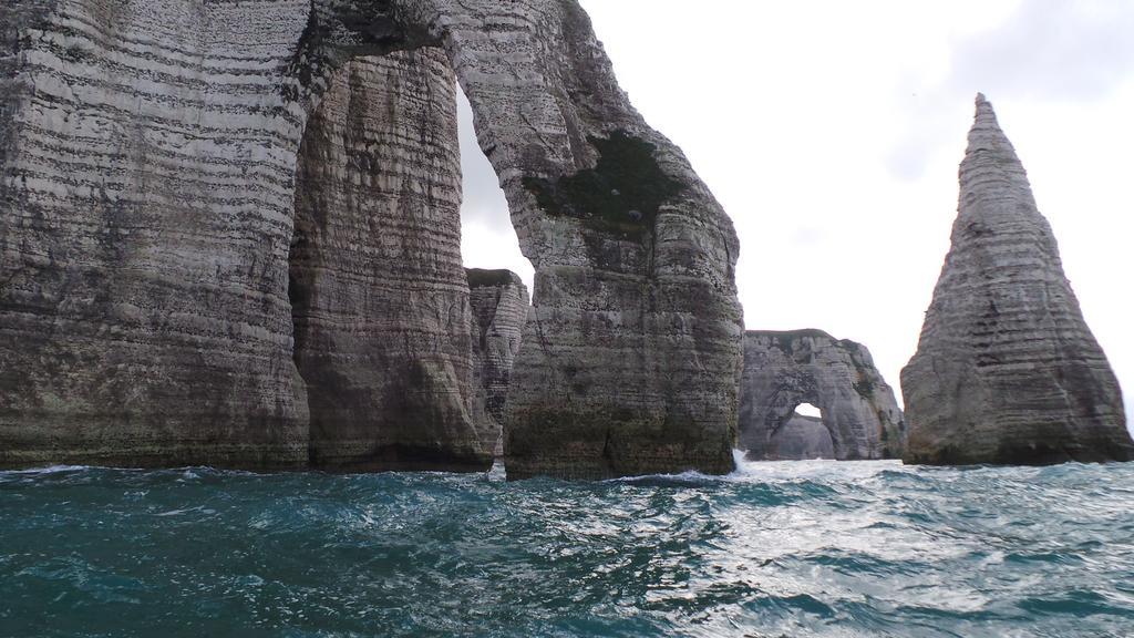 Cabanes Flottantes Et Gites Au Fil De L'Eau Colleville ภายนอก รูปภาพ