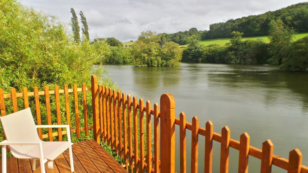 Cabanes Flottantes Et Gites Au Fil De L'Eau Colleville ภายนอก รูปภาพ