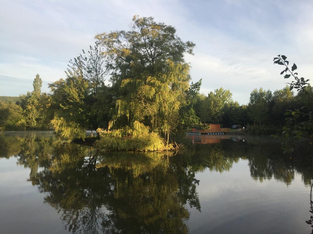 Cabanes Flottantes Et Gites Au Fil De L'Eau Colleville ภายนอก รูปภาพ